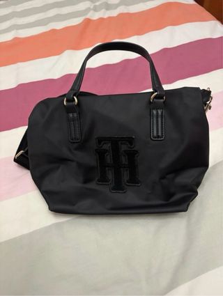 Bolso Tommy Hilfiger Negro impermeable