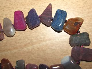 Collar gargantilla choker piedras grandes teñidas