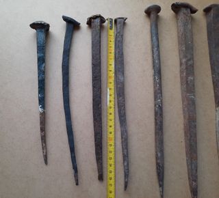 7 Clavos forja antiguos grandes entre 23-32 cm