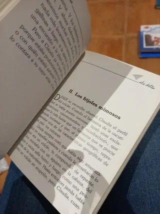 NIÑA CLAUDIA (EDELVIVES).