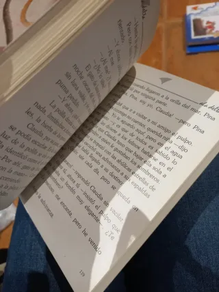 NIÑA CLAUDIA (EDELVIVES).