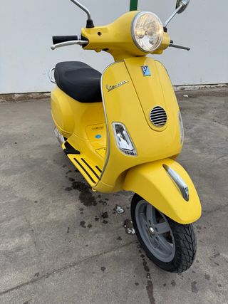 Vespa lx125 ie