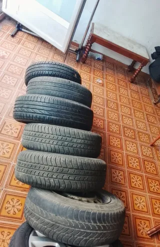 10 Llantas y Neumáticos Varios Tamaños vende todo