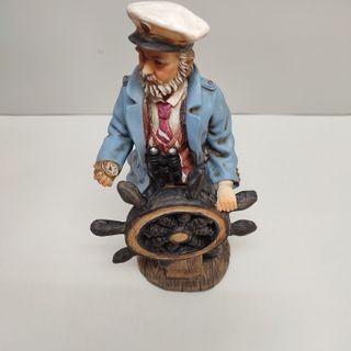Figura Capitán de Barco al Timón Resina 29CM