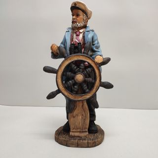Figura Capitán de Barco al Timón Resina 29CM