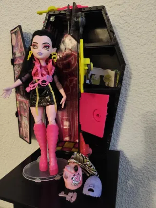 Draculaura Neon Frights Muñeca Monster High