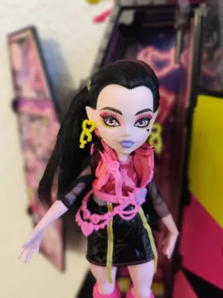 Draculaura Neon Frights Muñeca Monster High