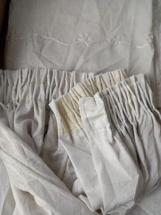 Cortina antigua bordada