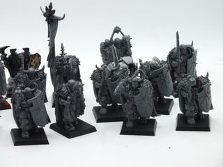 15 cavalieri guerrieri del caos a piedi Warhammer
