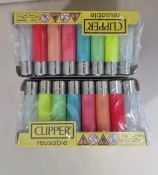2 Scatole di Accendini Clipper Nuovi