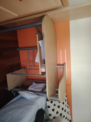 Escritorio madera y metal + una silla de regalo