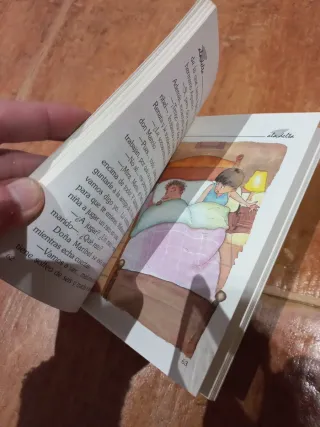 Renata toca el piano, estudia ingles y etcetera...