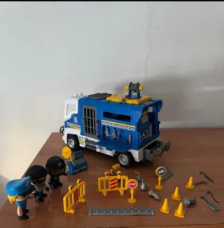 Camión Policía Pinypon con Accesorios