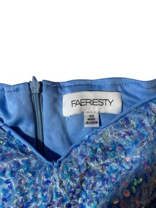 Vestido largo azul con lentejuelas