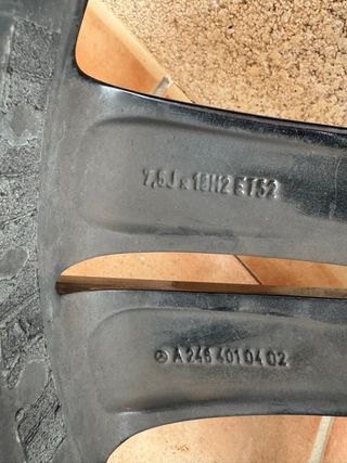 Llantas Mercedes-Benz 18