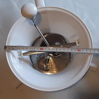 Passaverdure nuovo e una camicia omaggio