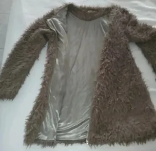 Abrigo de pelo marrón