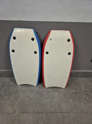 2 Tablas de Surf (Azul y Roja)