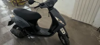 Piaggio Zip 125 Scooter