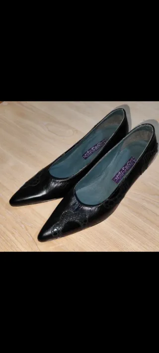 Zapatos de tacón negros para mujer