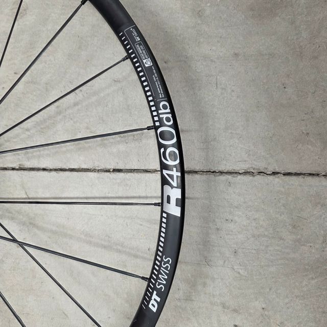 Llanta DT Swiss R460 DB 28"