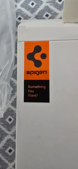 Funda Spigen iPhone 16 Pro