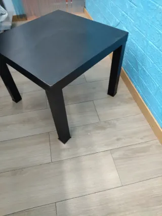 2 Mesa auxiliar cuadrada madera negra.