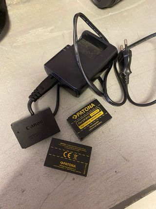 Canon EOS 100D Cámara DSLR + Accesorios