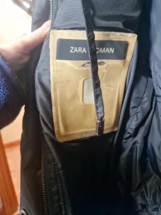 Abrigo de plumas Zara negro