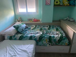 Dormitorio juvenil 3 camas y escritorio