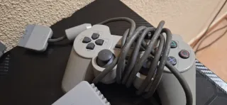 Consola PlayStation 1 con 2 mandos