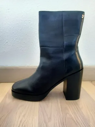 Botín Gioseppo Negro Tacón Plataforma