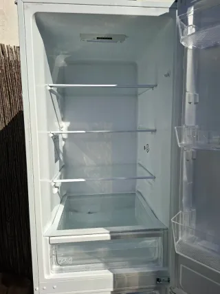 Frigorífico UPPKALLA PAKALLA