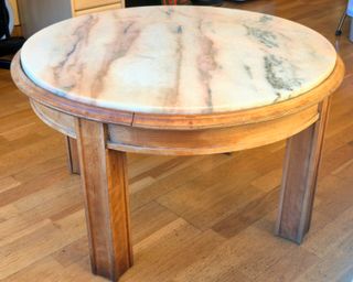 Mesita de comedor vintage con mármol d cuarzo rosa