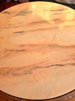 Mesita de comedor vintage con mármol d cuarzo rosa