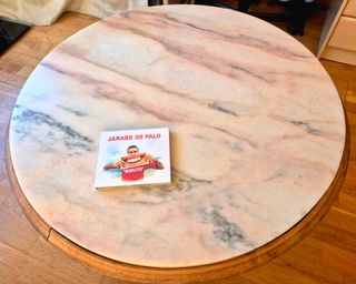 Mesita de comedor vintage con mármol d cuarzo rosa