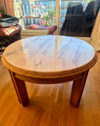 Mesita de comedor vintage con mármol d cuarzo rosa