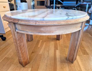 Mesita de comedor vintage con mármol d cuarzo rosa