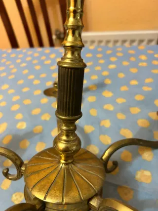 Lámpara de bronce antigua