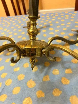 Lámpara de bronce antigua