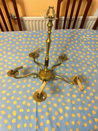 Lámpara de bronce antigua