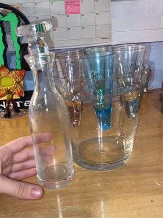 Juego Licorera Cristal con Vasos coloridos