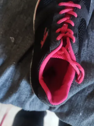 Zapatillas deportivas Spygo negras y rosas