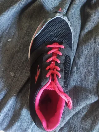 Zapatillas deportivas Spygo negras y rosas