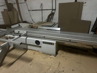 Escuadradora de corte de tableros