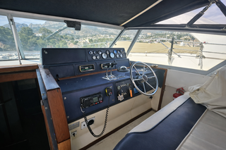 SEA RAY 390 EXPRESS CRUISER