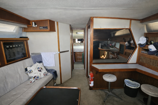 SEA RAY 390 EXPRESS CRUISER