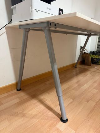Mesa de oficina IKEA blanca