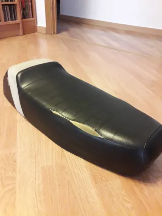 Asiento Vespa PX, DS, DN Negro