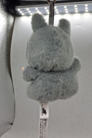 Labubu peluche gris con capucha